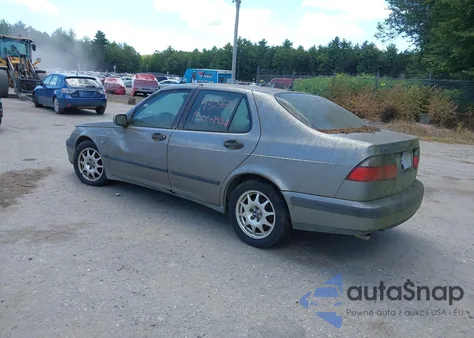 2001 Saab 9-5 z USA, uszkodzony, nr VIN YS3ED48E713026542
